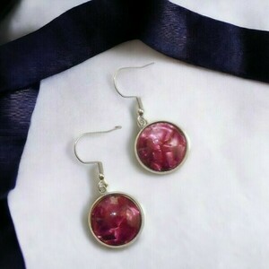 Σκουλαρίκια με plexi glass, κρεμαστά Purple fuscia plexi glass earrings - plexi glass, ελαφρύ, κρεμαστά, γάντζος - 2