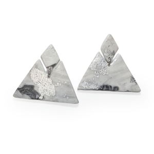 Tri-Silver | Σκουλαρίκια Κρεμαστά Τρίγωνα Φύλλα Silver (3 εκ) - πηλός, ατσάλι, μεγάλα, καρφάκι