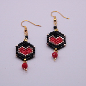 Κρεμαστά σκουλαρίκια από χάντρες με σχέδιο καρδιά, με κόκκινο και μαύρο χρώμα, 6 cm - χάντρες, μικρά, ατσάλι, boho, φθηνά - 4