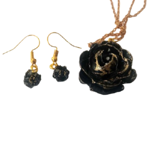 Σετ μενταγιόν τριαντάφυλλο μαύρο και χρυσό από υγρό γυαλί 2.5 * 2 * 0,5 εκ - ρητίνη, κοντά, λουλούδι, σετ κοσμημάτων, φθηνά - 2
