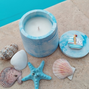 Χειροποίητο βαζάκι με καπάκι από οικολογική ρητίνη, γεμισμένο με κερί σόγιας, σε χρώματα γαλάζιο και μπλε - αρωματικά κεριά - 2