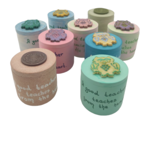 Φυτικά κεριά σε δοχείο (eco cast) διακοσμημένο - Αναμνηστικό δασκάλων (9×8εκ.) - χειροποίητα, αρωματικά κεριά, 100% φυτικό, αναμνηστικά δώρα