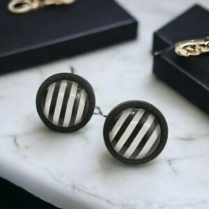 Καρφωτά σκουλαρίκια με γυαλί Stud earrings Beetlejuice - ξύλο, γυαλί, καρφωτά, μικρά, καρφάκι - 2