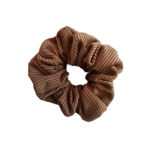 The makeba golden brown corduroy scrunchie - ύφασμα, λαστιχάκια μαλλιών, μεγάλα scrunchies - 2