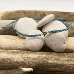 Δίχρωμο βραχιόλι με ζαφείρι ή ρουμπίνι και ένα μαργαριτάρι - ημιπολύτιμες πέτρες, ασήμι 925, χεριού, αυξομειούμενα