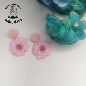 Χειροποίητα σκουλαρίκια από πολυμερικό πηλό λουλούδι ροζ χρώματος - πηλός, λουλούδι, μικρά - 3