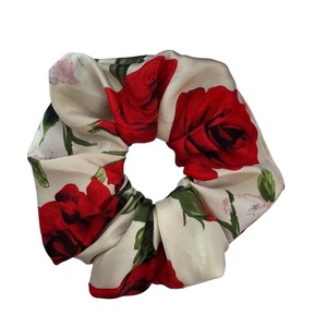 XXL σατέν scrunchie Κόκκινα Τριαντάφυλλα - ύφασμα, σατέν, τριαντάφυλλο, λαστιχάκια μαλλιών, satin scrunchie