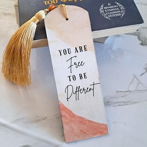 Ξύλινος σελιδοδείκτης "You are free to be different" - σελιδοδείκτες