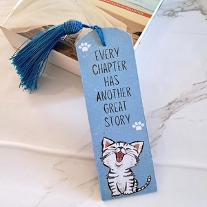 Ξύλινος σελιδοδείκτης "Every chapter has another great story" - σελιδοδείκτες - 3