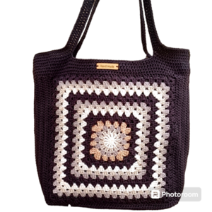 Πλεκτή τσάντα Granny square ασπρόμαυρη - νήμα, ώμου, μεγάλες, all day, πλεκτές τσάντες