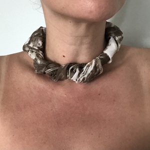 Scrunchy μεγάλο καφέ άσπρο - ύφασμα, λαστιχάκια μαλλιών - 2
