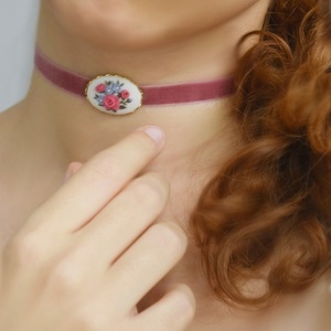 Charming Meddler Choker | Ροζ Βελούδινο Τσόκερ με Λουλούδια (Πολυμερικός Πηλός, Ατσάλι) (Μήκος 33cm + 5cm) - επιχρυσωμένα, πηλός, τσόκερ, λουλούδι, αυξομειούμενα - 3