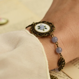 Pure Delight Bracelet | Χειροποίητο Φλοράλ Vintage Βραχιόλι με Γαλάζια Λουλούδια και Χάντρες (Πολυμερικός Πηλός, Μπρούντζος) (17εκ. + 5εκ. Αυξομείωση) - πηλός, μπρούντζος, χεριού, αυξομειούμενα - 3