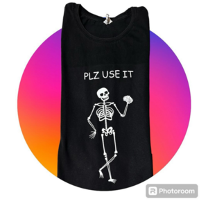 T-SHIRT ΜΕ ΣΤΑΜΠΑ PLZ USE IT