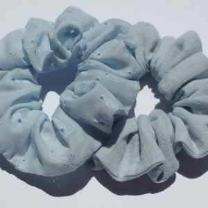 Λαστιχάκι για τα μαλλιά Scrunchie - σιέλ - ύφασμα, χειροποίητα, παραλία, απαραίτητα καλοκαιρινά αξεσουάρ, λαστιχάκια μαλλιών - 2