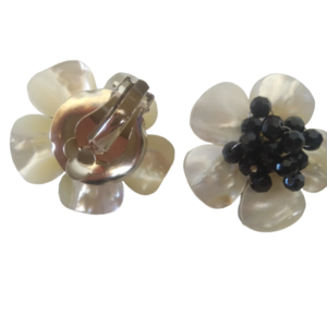 Non-pierced flower earrings,non pierced clip on earrings,summer mother of pearl flower earrings,floral earrings,black white flower earrings - κοχύλι, faux bijoux - 3