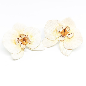 WhiteOrchid | Σκουλαρίκια Ορχιδέα Καρφωτά Λευκά (Ατσάλι, Πηλός) (4 x 5 εκ) - επιχρυσωμένα, πηλός, λουλούδι, ατσάλι
