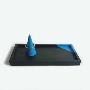 Tσιμεντένιος δίσκος και σταντ 1.5 X 9.0 X 17.5 //sara tatsu P - design, τσιμέντο, σκυρόδεμα, πιατάκια & δίσκοι - 2