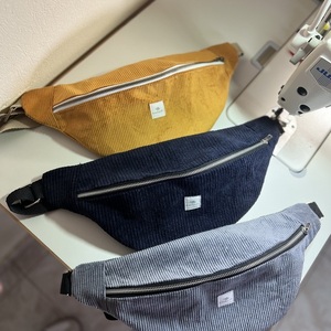 Corduroy banana crossbody bag - ύφασμα, χιαστί, all day - 2