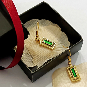 Παραλληλογραμο 4X1cm σκουλαρίκι με σμάλτο πράσινο - σμαραγδί. Κλασσικό σχέδιο. Διαχρονικό κόσμημα. Χειροποίητο. - σμάλτος, ατσάλι, γάντζος - 3