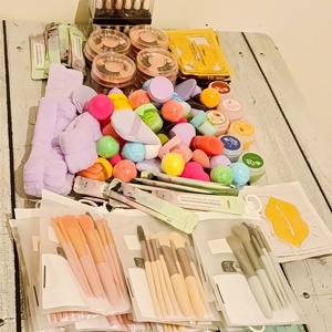 Mystery bag 25 προϊόντα ομορφιάς, για νύχια, μακιγιάζ, και διάφορα όπως βλέπετε στις φωτογραφίες