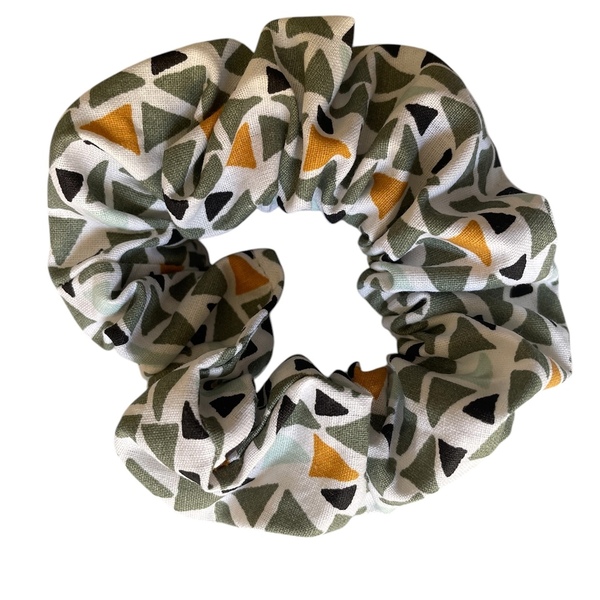 scrunchie-triangle - ύφασμα, λαστιχάκια μαλλιών - 2