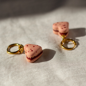Heart Macarons | Χειροποίητα σκουλαρίκια πηλού - charms, επιχρυσωμένα, πηλός, μικρά, με κλιπ - 3