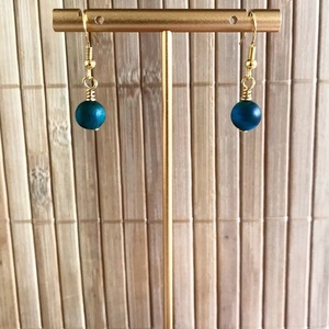 "Tiny emerald allure" Σκουλαρίκια από ημιπολύτιμες χάντρες και ασήμι - ημιπολύτιμες πέτρες, ασήμι 925, χάντρες, μικρά, γάντζος - 3