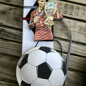 Λαμπάδα πλακέ με ποδοσφαιριστή (Ronaldo) και μπάλα - μαγνητάκια - αγόρι, λαμπάδες, για παιδιά, για εφήβους, σπορ και ομάδες - 3
