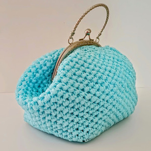 Πλεκτή τσάντα με γαλάζια κορδέλα - νήμα, clutch, χειρός, πλεκτές τσάντες, βραδινές