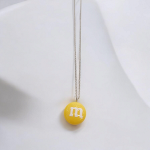 Κολιέ m&m σε κίτρινο χρώμα και ατσάλινη αλυσίδα - ρητίνη, κοντά, ατσάλι