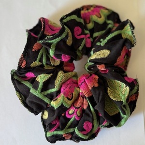 Χειροποίητο Scrunchie για τα μαλλιά - I Got You Babe - ύφασμα, λαστιχάκια μαλλιών