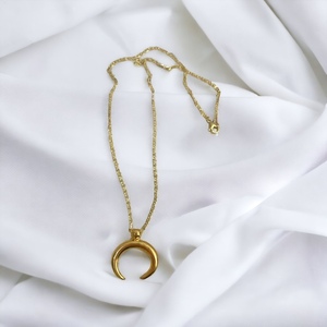 Half Moon gold - Ατσάλινη αλυσίδα με επιχρυσωμένο μοτίφ μισοφέγγαρο. - επιχρυσωμένα, φεγγάρι, ατσάλι, φθηνά