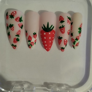 Press on Nails Strawberry - 2