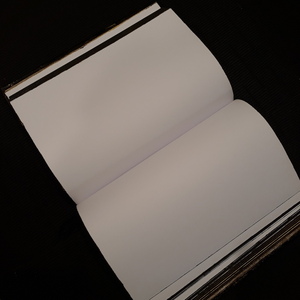 Δερμάτινο σημειωματάριο σε διαστάσεις 17x25cm .Το εσωτερικό αποτελείται από λευκό χαρτί [100g].Έχει 300 σελίδες οι οποίες είναι κενές(wood7) - τετράδια & σημειωματάρια, ειδη δώρων - 5