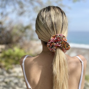 Floral blush cotton scrunchie - ύφασμα, φλοράλ, για τα μαλλιά, λαστιχάκια μαλλιών - 3
