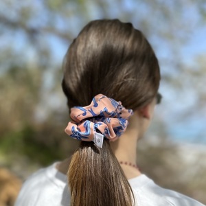 Nerida regular scrunchie - ύφασμα, για τα μαλλιά, λαστιχάκια μαλλιών - 3