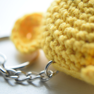 Χειροποίητο Amigurumi κίτρινο αρκουδάκι – Πλεκτό Μπρελόκ - αρκουδάκι, βαμβακερό νήμα, amigurumi, μπρελοκ κλειδιών - 4