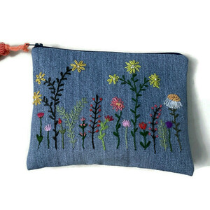 Clutch bag denim με χειροποίητο φλοραλ κέντημα - ύφασμα, clutch, φλοράλ, χειρός, μικρές - 3