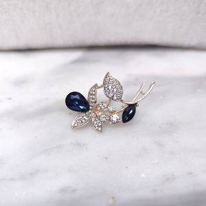 Καρφίτσες Sapphire Bloom με Κρύσταλλα 546 - στρας, επιχρυσωμένα, αλουμίνιο - 2