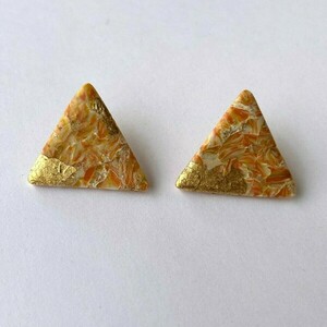 Gold Orange Triangle: Χειροποίητα Σκουλαρίκια πυραμίδες με πηλό. - πηλός - 2