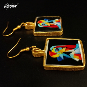Σκουλαρίκια, 5 x 2,3cm. με κυβιστική, φουτουριστική πολύχρωμη γυναικεία μορφή σε μαύρο φόντο - εντυπωσιακά, ατσάλι - 3