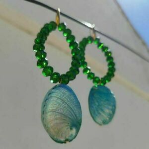 ♦ THE "CHLOE" EARRINGS, DANGLE ΣΚΟΥΛΑΡΙΚΙΑ ΜΕ ΓΑΛΑΖΙΟ ΚΟΧΥΛΙ & ΠΡΑΣΙΝΕΣ, CRYSTAL ΧΑΝΤΡΕΣ - κοχύλι, χάντρες, ατσάλι, boho, γάντζος