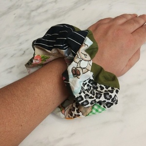 Scrunchy patchwork με χακί φάσα - ύφασμα, δώρα για γυναίκες, λαστιχάκια μαλλιών - 4