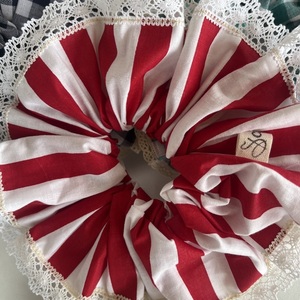 Xl Scrunchie with lace - ύφασμα, λαστιχάκια μαλλιών - 2