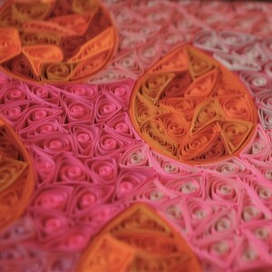Πίνακας με την τεχνική quilling | Βροχή χαράς - χαρτί, γεωμετρικά σχέδια, 3d κάδρο - 3