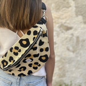 Leopard banana crossbody bag - ύφασμα, χιαστί, φλοράλ, all day - 2