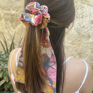 Mandevilla cotton scarf scrunchie - ύφασμα, φλοράλ, για τα μαλλιά, λαστιχάκια μαλλιών - 2