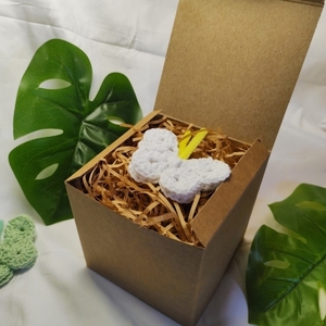Gender Reveal Box – “Guess with Butterflies” με πλεκτές πεταλούδες μπρελόκ - κορίτσι, αγόρι, ζωάκια - 2