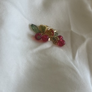 Cherry love Earrings - καρδιά, μικρά, ατσάλι